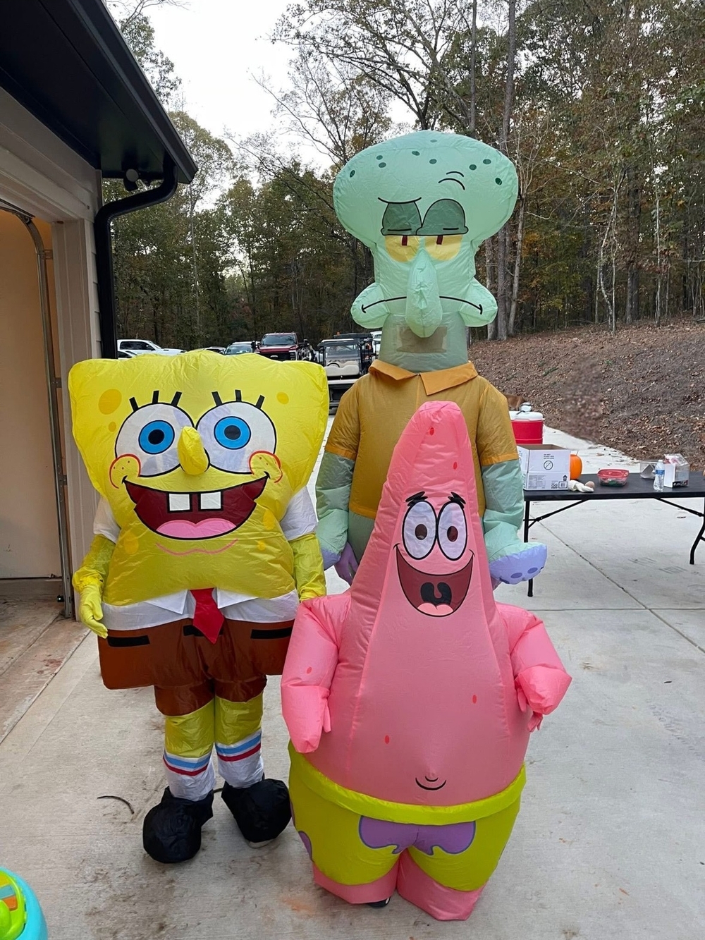 Family Costume. 2 Adult And 1 Kids Inflatable Costumes